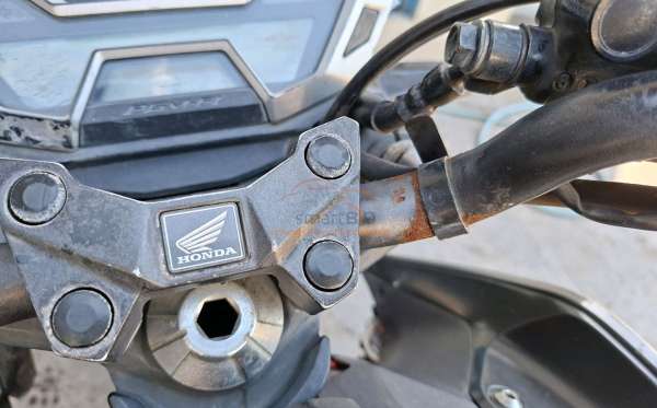 HONDA CB 150 R