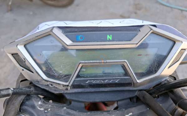 HONDA CB 150 R