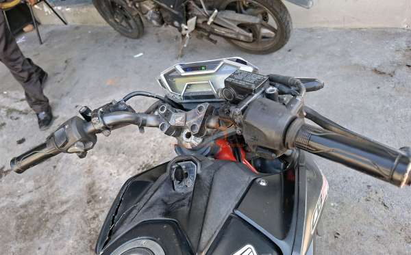 HONDA CB 150 R