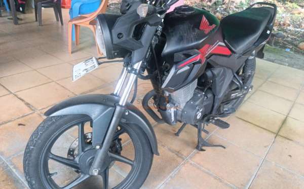 HONDA CB 150 Verza