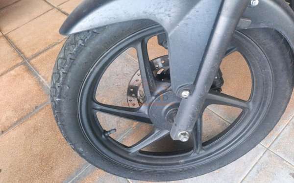 HONDA CB 150 Verza