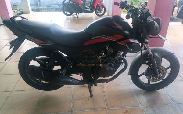 HONDA CB 150 Verza