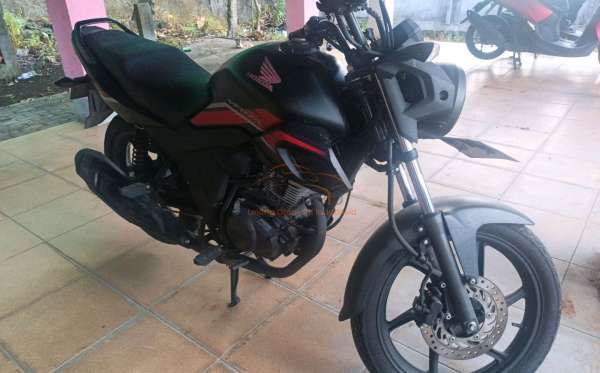 HONDA CB 150 Verza