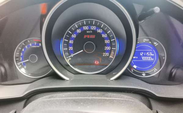 HONDA JAZZ GK5 1.5 RS