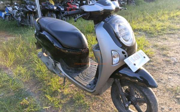 HONDA  SCOOPY