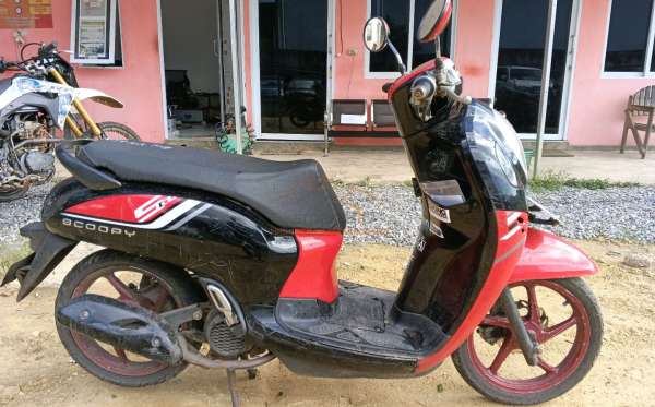 HONDA SCOOPY SPORTY