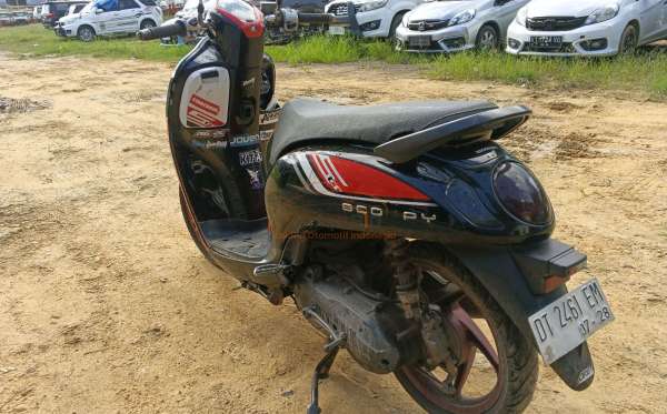 HONDA SCOOPY SPORTY