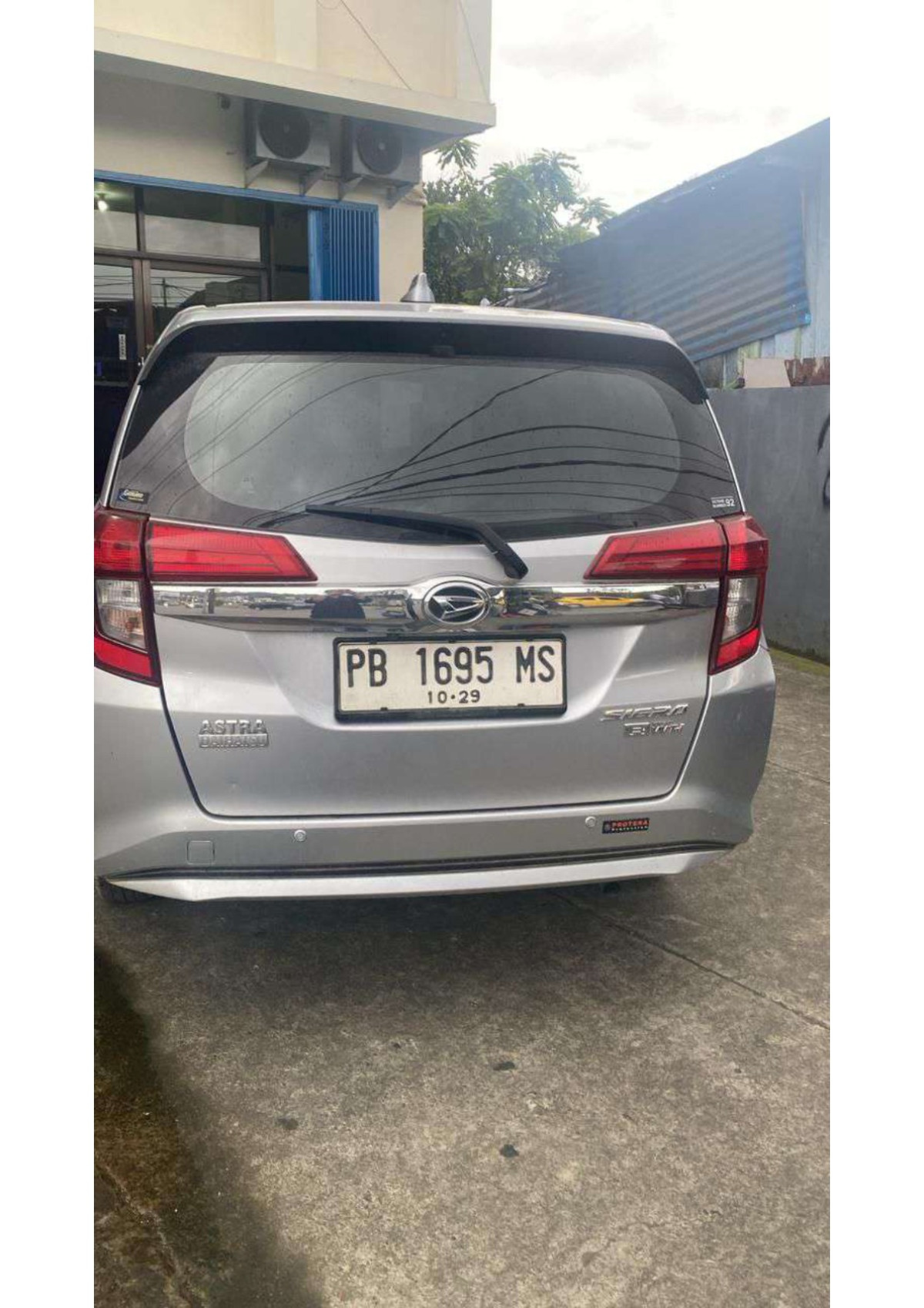 DAIHATSU SIGRA  R