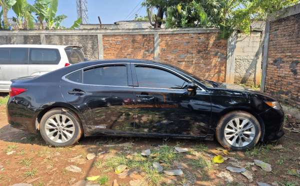 LEXUS ES 300H