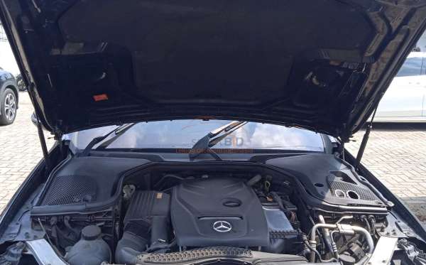 MERCEDES BENZ E 250