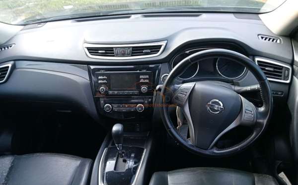 NISSAN X TRAIL 2.5