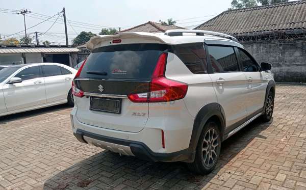SUZUKI XL7