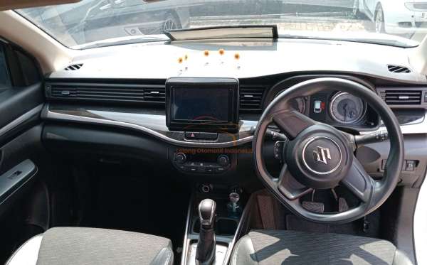 SUZUKI XL7