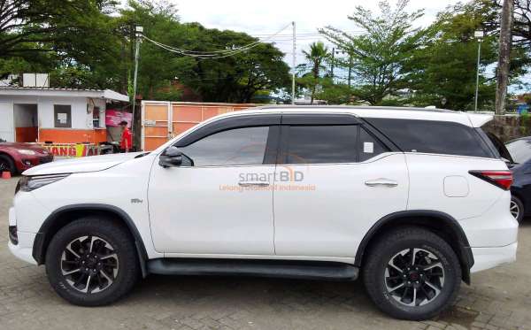 TOYOTA FORTUNER 2.7 SRZ