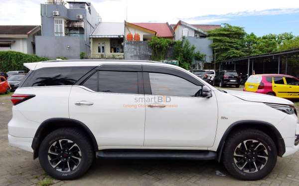 TOYOTA FORTUNER 2.7 SRZ