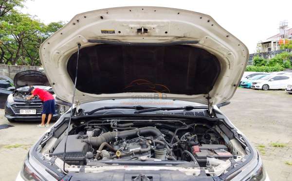 TOYOTA FORTUNER 2.7 SRZ