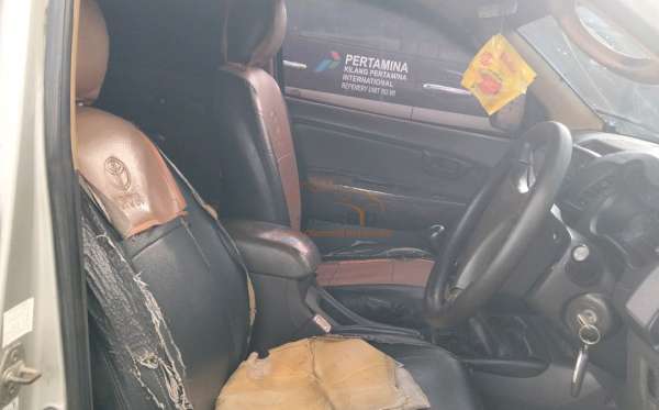 TOYOTA HILUX 2.5 E 4X4 DC