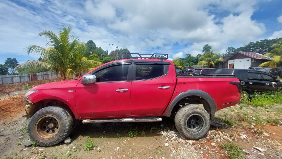 MITSUBISHI  TRITON DC EXCEED (4X4)
