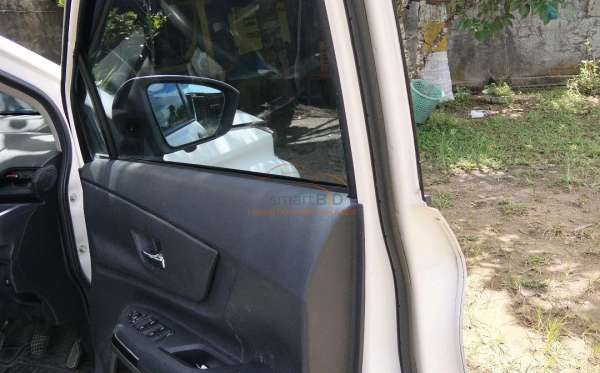 DAIHATSU XENIA