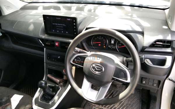 DAIHATSU XENIA