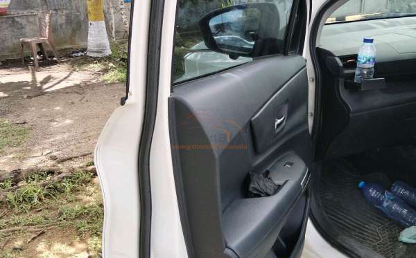 DAIHATSU XENIA