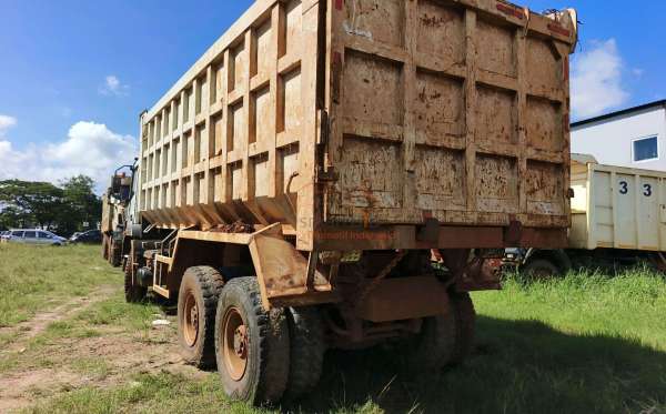 MERCEDES BENZ AXOR 2528 CH (6X4)