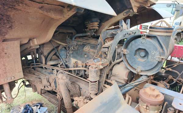 MERCEDES BENZ AXOR 2528 CH (6X4)