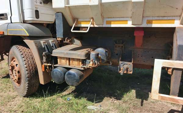 MERCEDES BENZ AXOR 2528 CH (6X4)