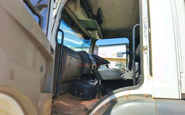 MERCEDES BENZ AXOR 2528 CH (6X4)