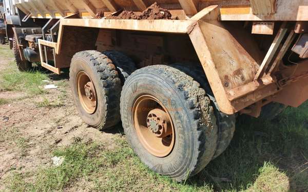 MERCEDES BENZ AXOR 2528 CH (6X4)