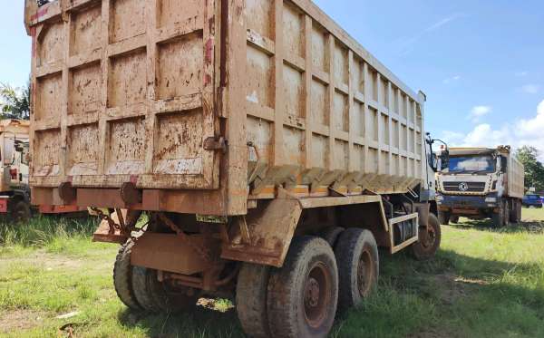 MERCEDES BENZ AXOR 2528 CH (6X4)