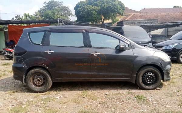 SUZUKI ERTIGA