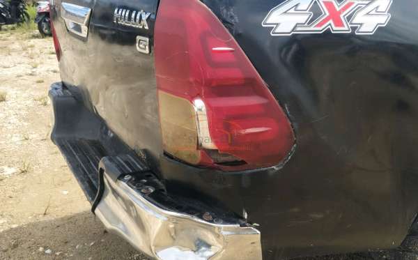 TOYOTA HILUX 2.4G DC 4X4