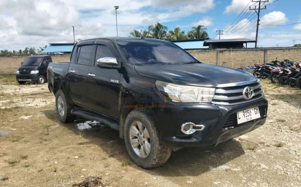 TOYOTA HILUX 2.4G DC 4X4
