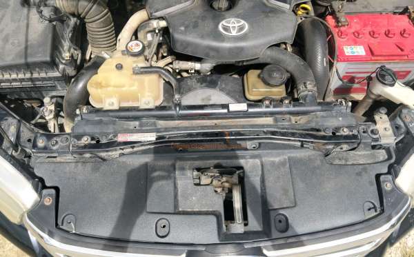 TOYOTA HILUX 2.4G DC 4X4