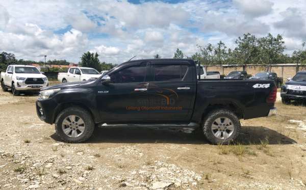 TOYOTA HILUX 2.4G DC 4X4