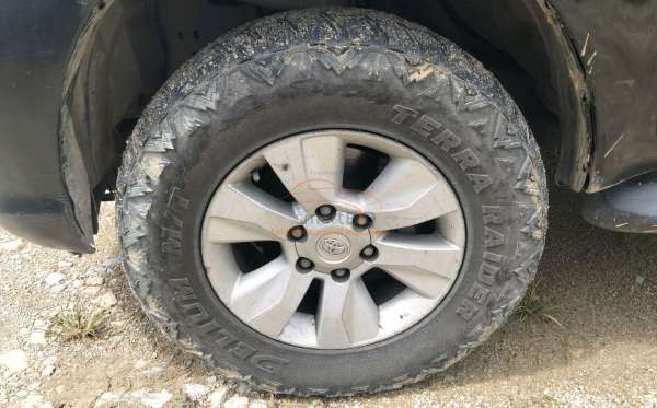 TOYOTA HILUX 2.4G DC 4X4