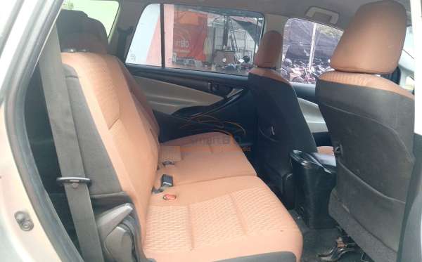 TOYOTA INNOVA