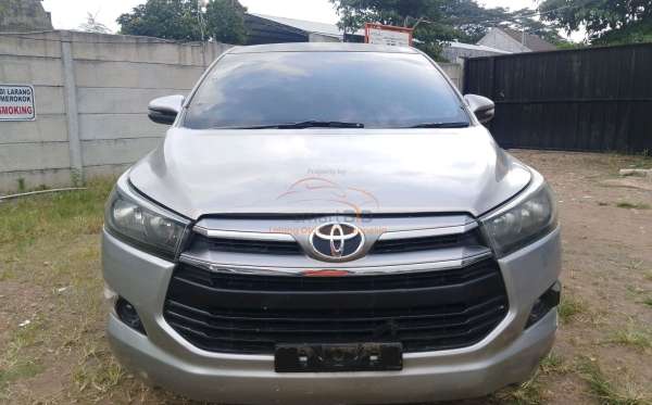 TOYOTA INNOVA