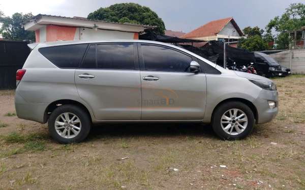 TOYOTA INNOVA