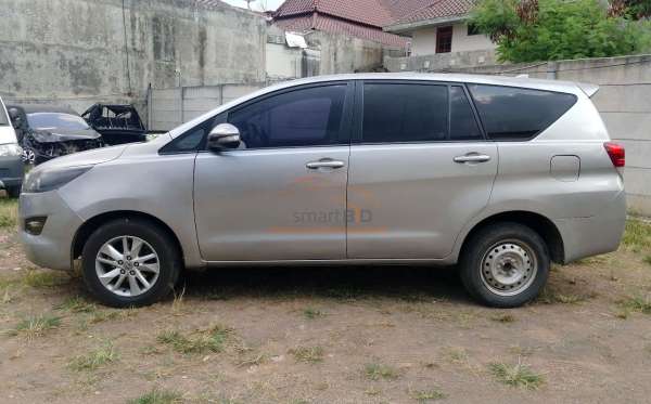 TOYOTA INNOVA