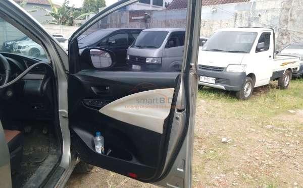TOYOTA INNOVA