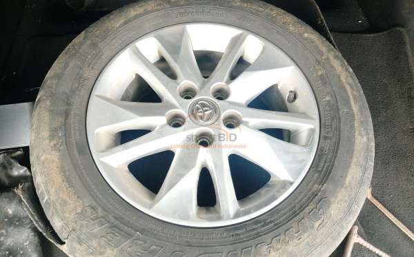 TOYOTA INNOVA