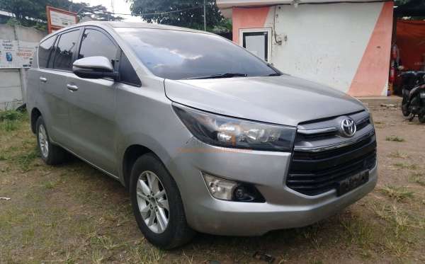 TOYOTA INNOVA