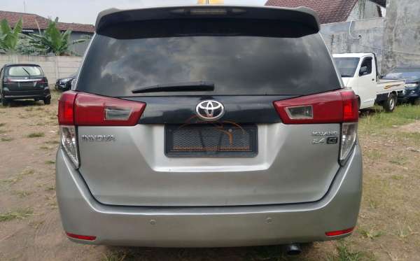 TOYOTA INNOVA