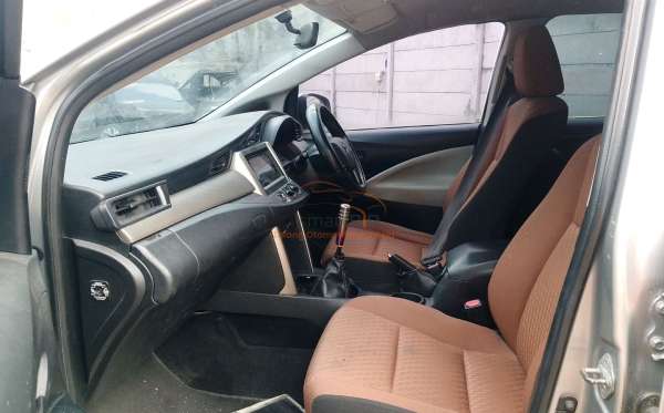 TOYOTA INNOVA