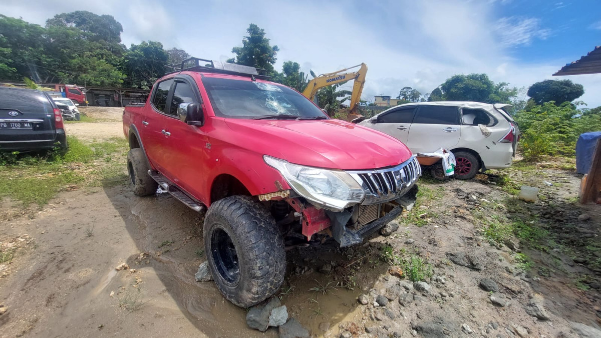 MITSUBISHI  TRITON DC EXCEED (4X4)