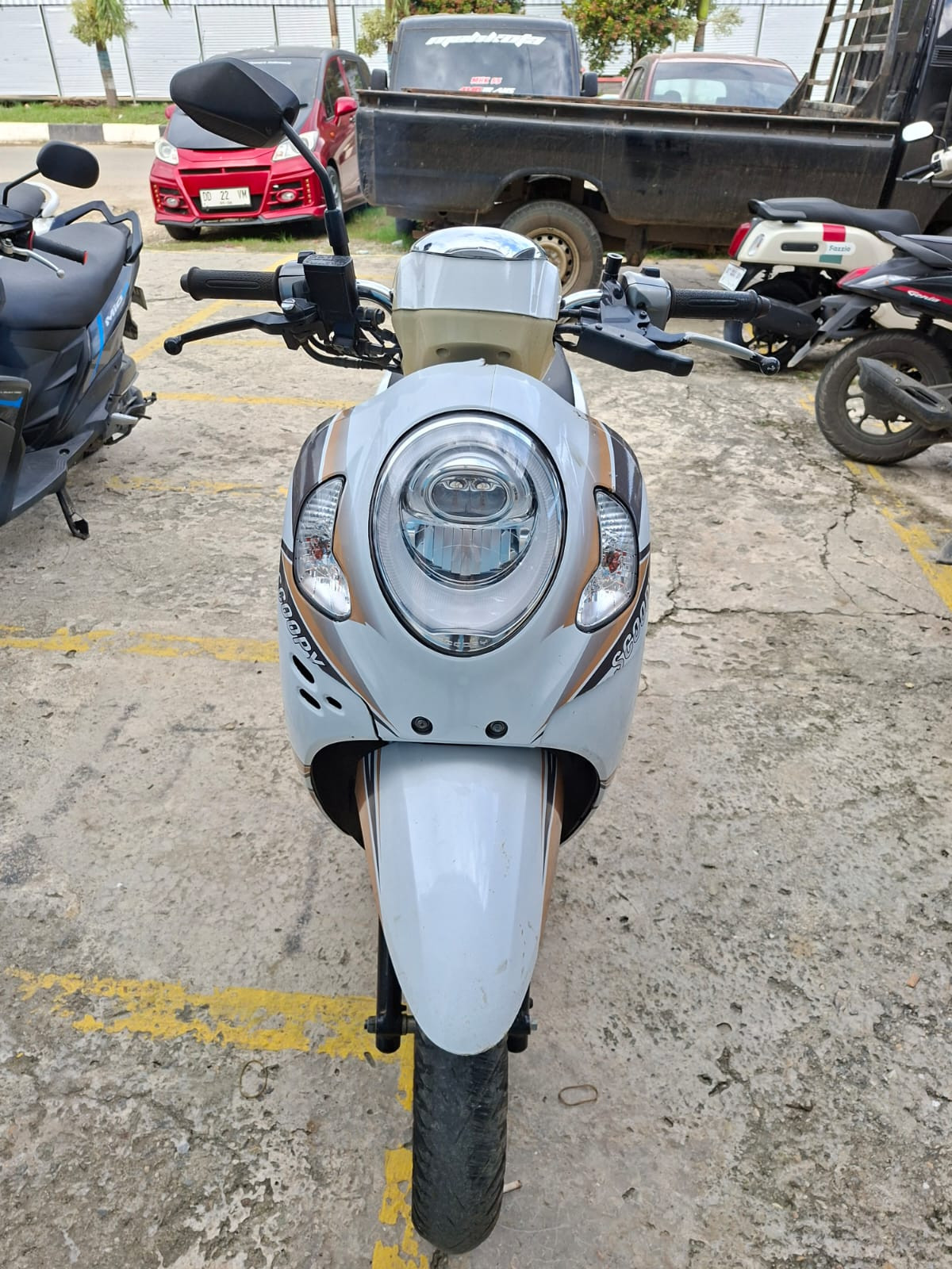 HONDA  SCOOPY