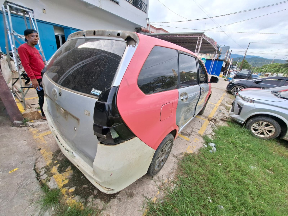 DAIHATSU  XENIA  R