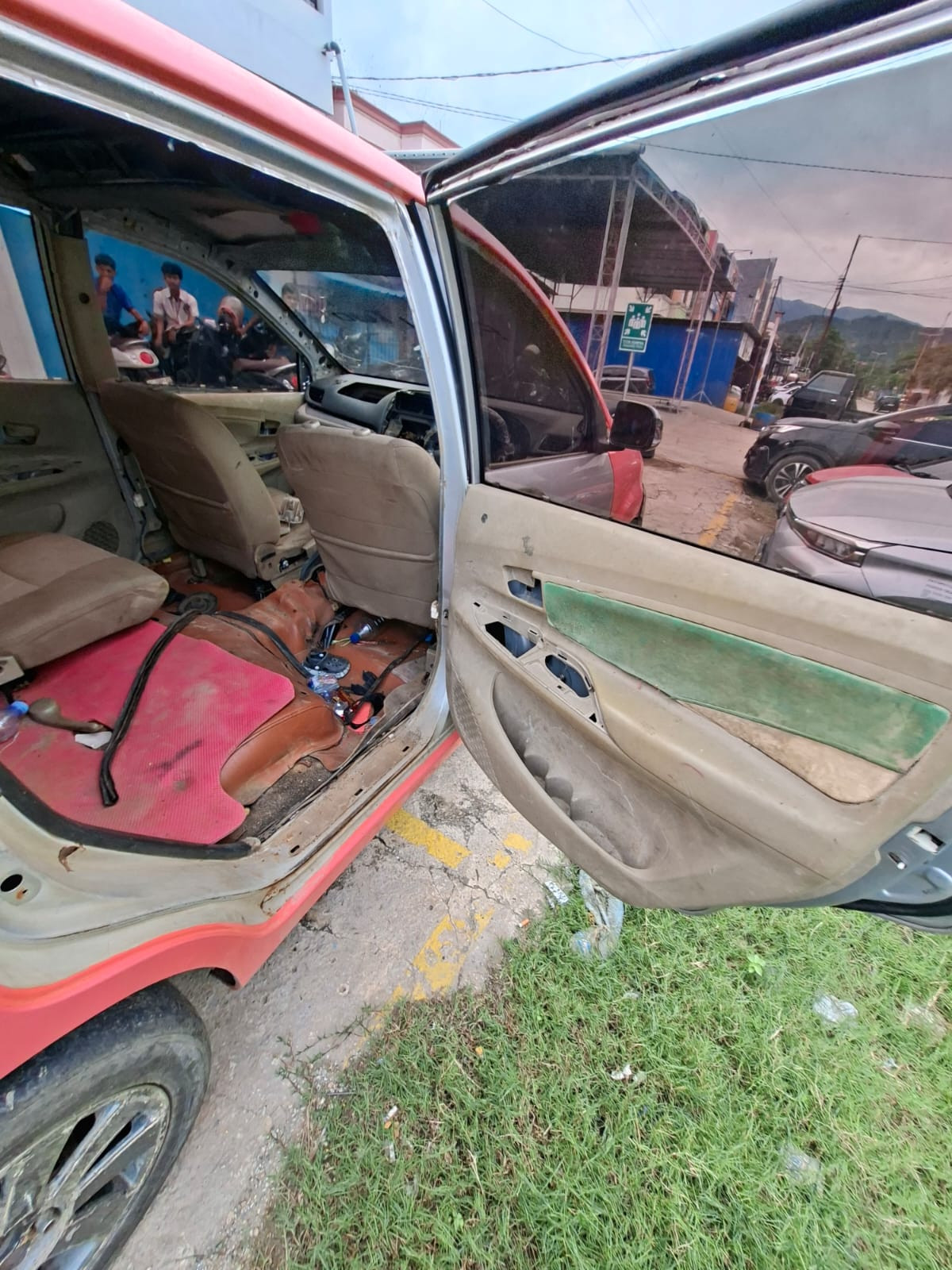DAIHATSU  XENIA  R